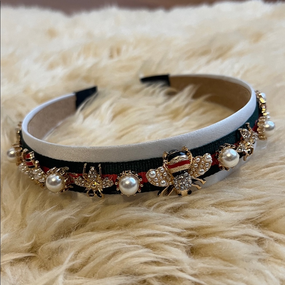 NEW White Satin Red Green Ribbon GG Bee Faux Pearl Gold Tone Charm Headband